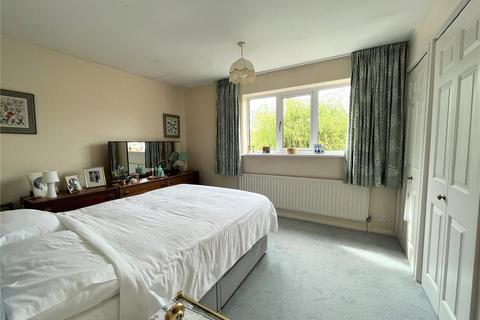 97 Alexander Drive, Cirencester, GL7 1UQ