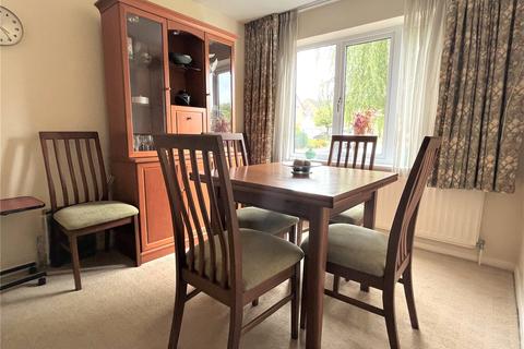 97 Alexander Drive, Cirencester, GL7 1UQ