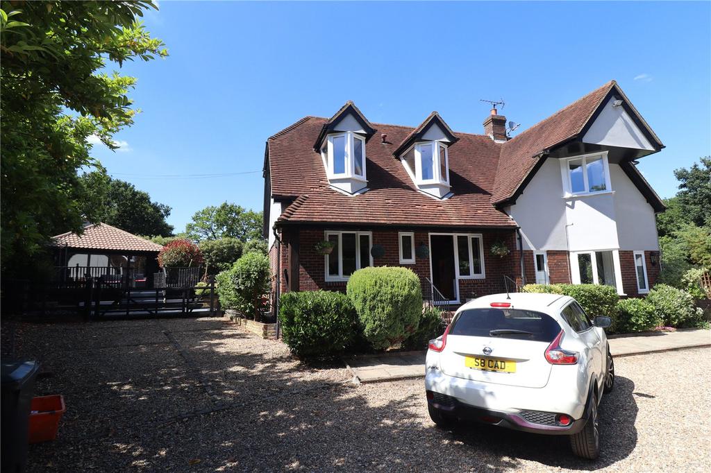 Kingston Hill, Langdon Hills, Basildon, Essex, SS16 4 bed detached