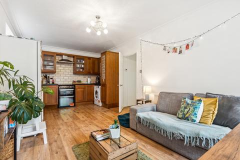3 bedroom flat to rent, Oak Tree House, Shirland Road, London