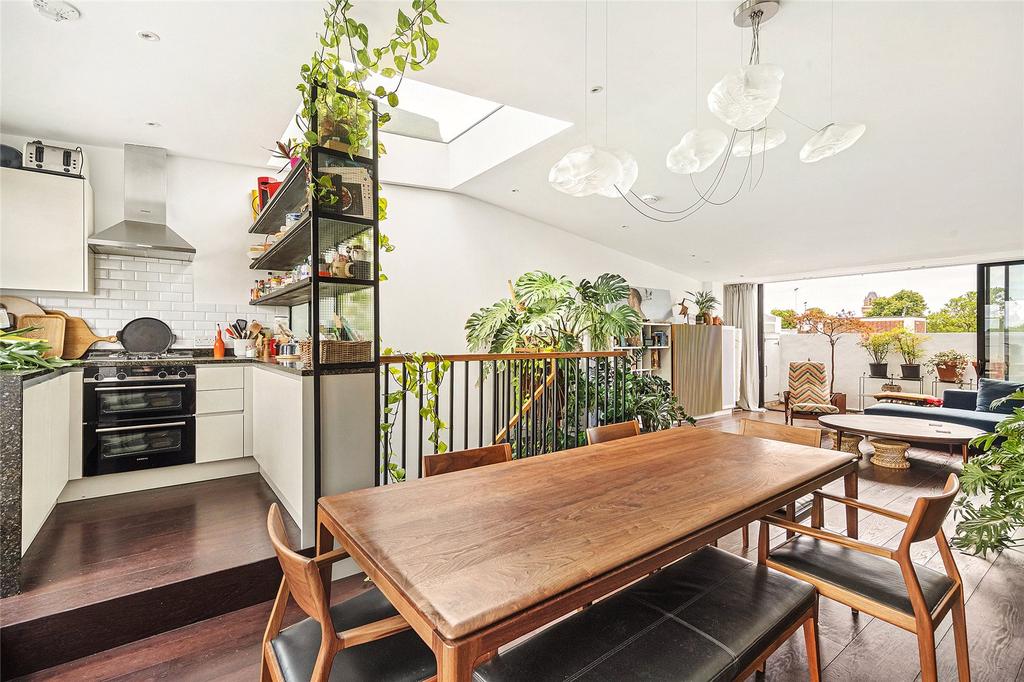 Dining/Kitchen