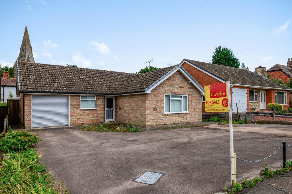 Lincoln Close, Tupsley, Hereford, HR1 2 bed detached bungalow for sale