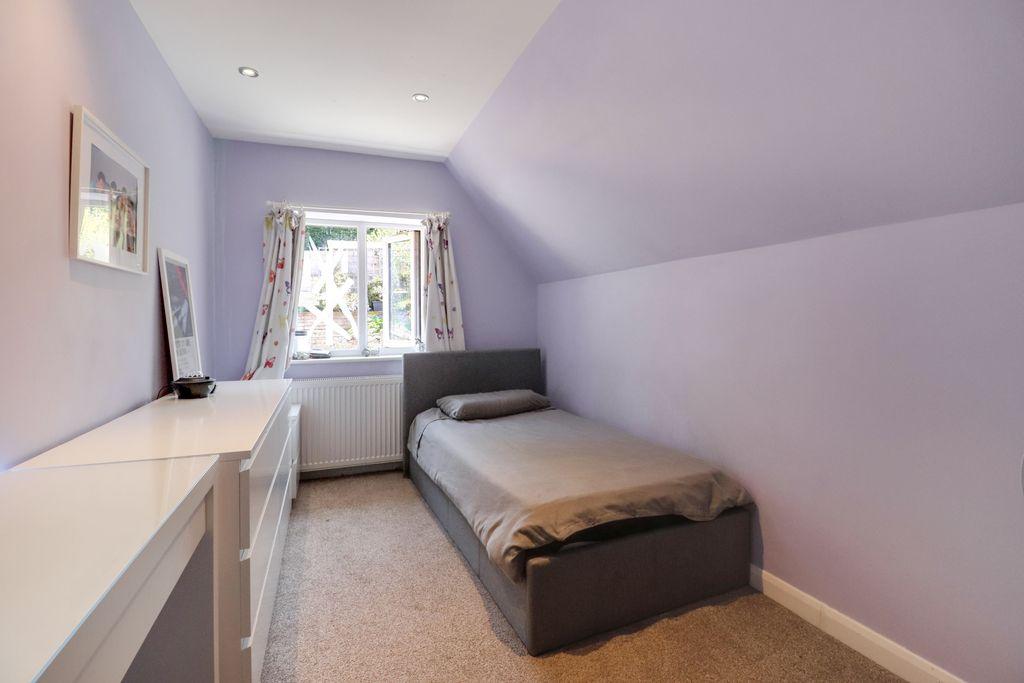 Bedroom 4 (Double)