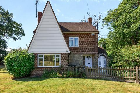 3 bedroom detached house to rent, Dennetts Land Road, Crockham Hill, Edenbridge, Kent, TN8