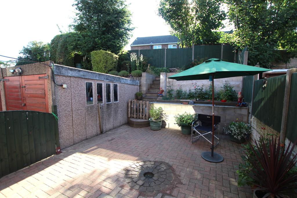 Ridgeway Road, Stapenhill... 3 bed semidetached house £190,000
