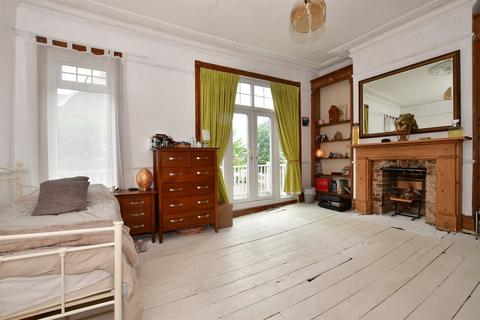 4 bedroom end of terrace house for sale, Douglas Avenue, Hythe, Kent