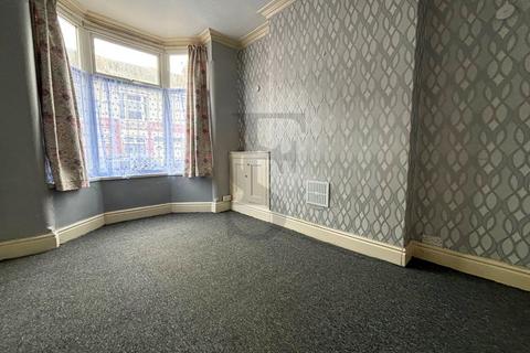 3 bedroom terraced house to rent, Wolverton Road, Leicester