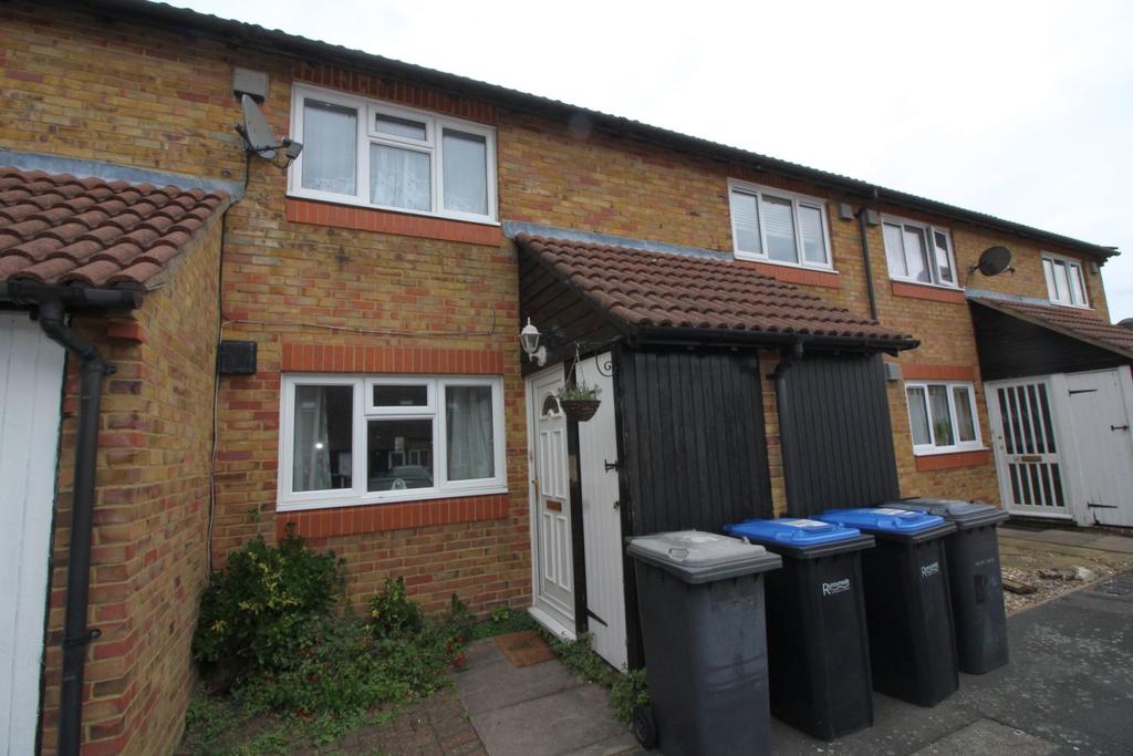 Alexander Road, Egham, Surrey, TW20 1 bed terraced house £1,000 pcm