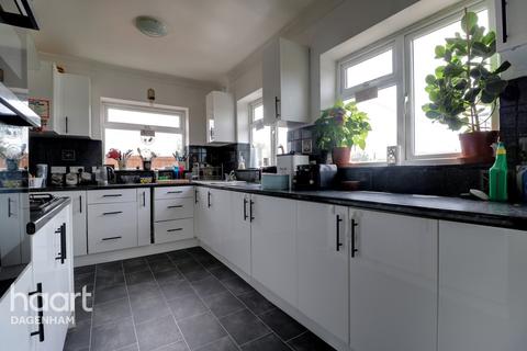 136 Manor Road, Dagenham, RM10 8BE