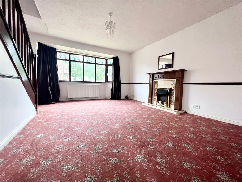 Thornbrook Gardens, S35 2BA 3 bed semidetached house £725 pcm (£167 pw)