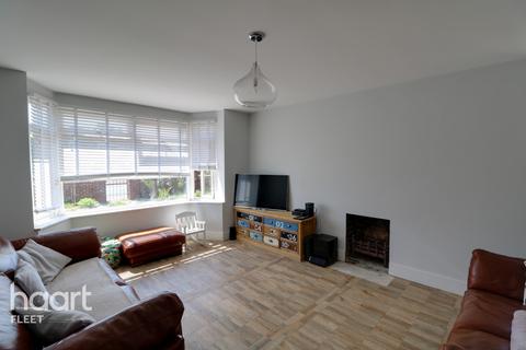 3 bedroom detached house for sale - Weybourne Road, Aldershot