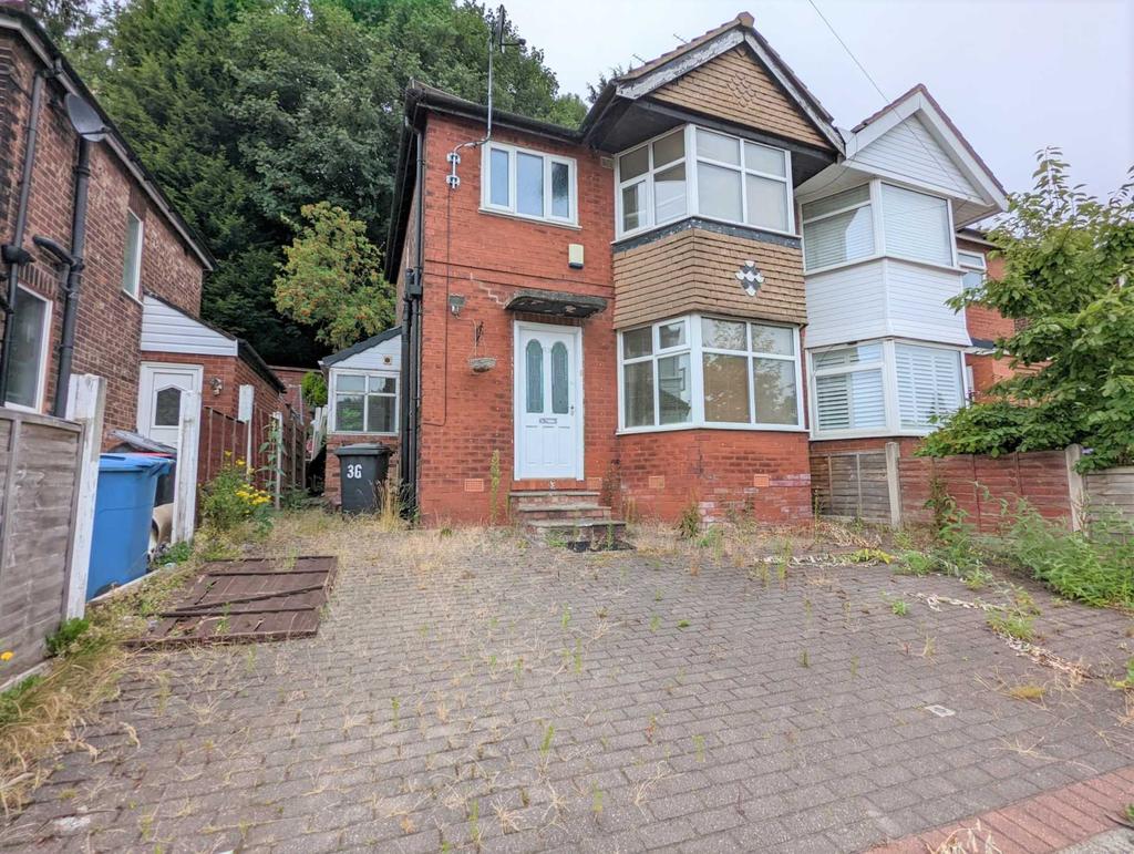 Castlewood Road, Salford 3 bed semidetached house £950 pcm (£219 pw)