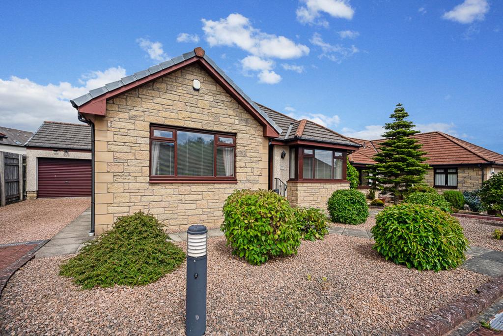 Bennochy Grove, Kirkcaldy, KY2 3 bed bungalow £249,950