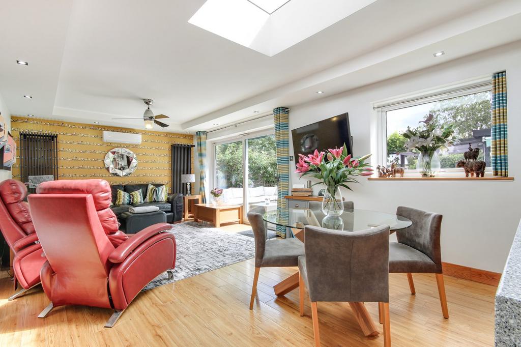 Kitchen Family Room