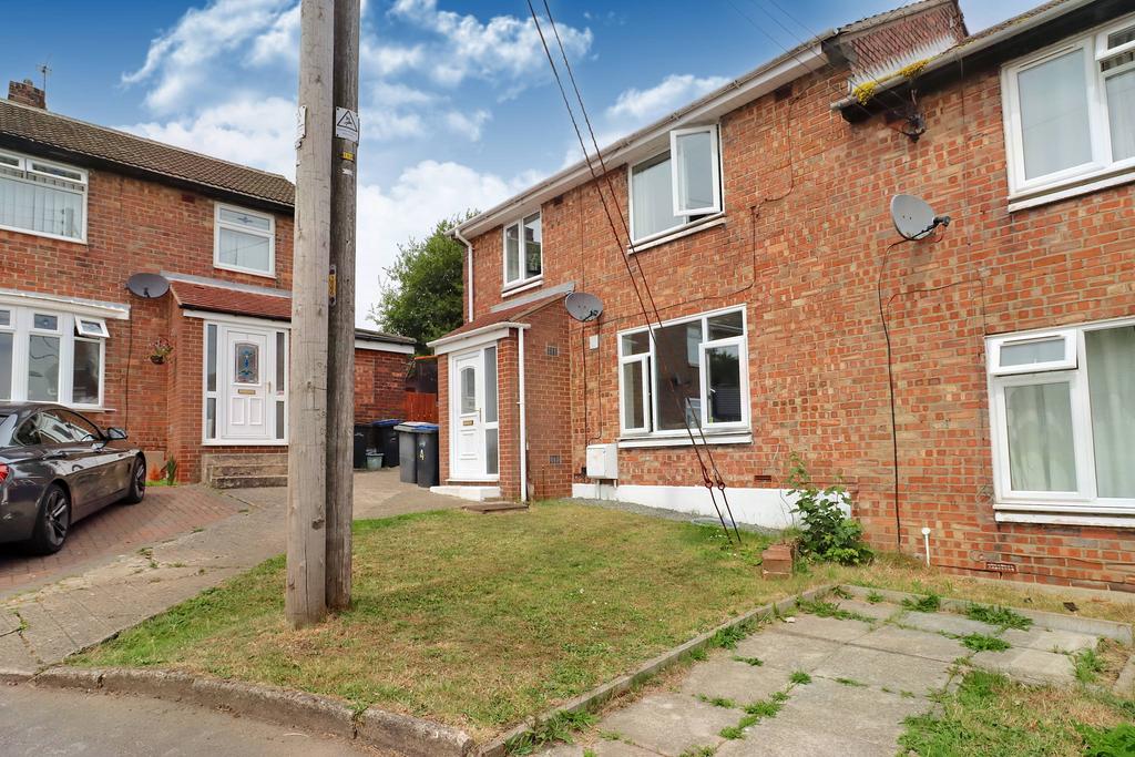 Neil Crescent, Quarrington Hill DH6 3 bed semidetached house £90,000