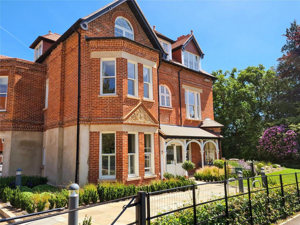 The Rise, Brockenhurst, SO42 1 bed apartment for sale £400,000
