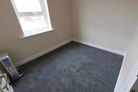 3 bedroom terraced house to rent - Haydn Avenue, Manchester M13 0FN