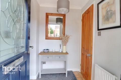 11 Weldon Close, Luton, LU2 9TS