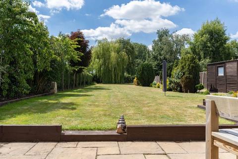 16 Bourne Road, Morton, Bourne, PE10 0RG