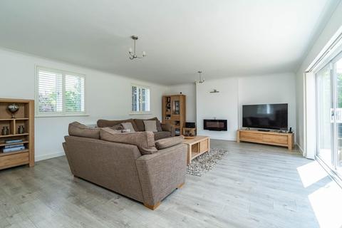 16 Bourne Road, Morton, Bourne, PE10 0RG