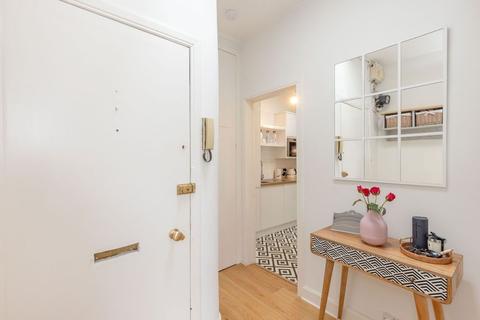 10/19 Cheyne Street, Edinburgh, EH4 1JE