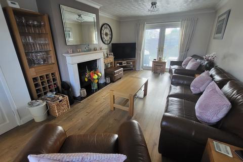 3 bedroom terraced house for sale - Shaw Avenue, South Shields, Tyne and Wear, NE34 9ST