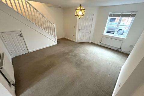 3 bedroom end of terrace house to rent, Blakeholme Court, Burton-On-Trent, DE14