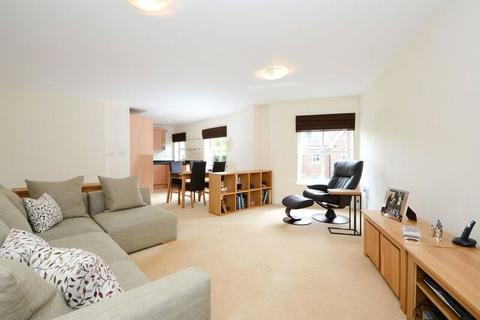 3 bedroom apartment to rent - Tilt Road, Cobham, Surrey, KT11