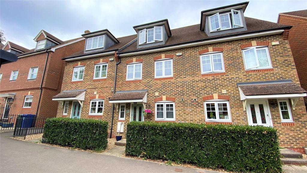 Osprey Avenue, Bracknell, Berkshire... 3 bed terraced house £450,000