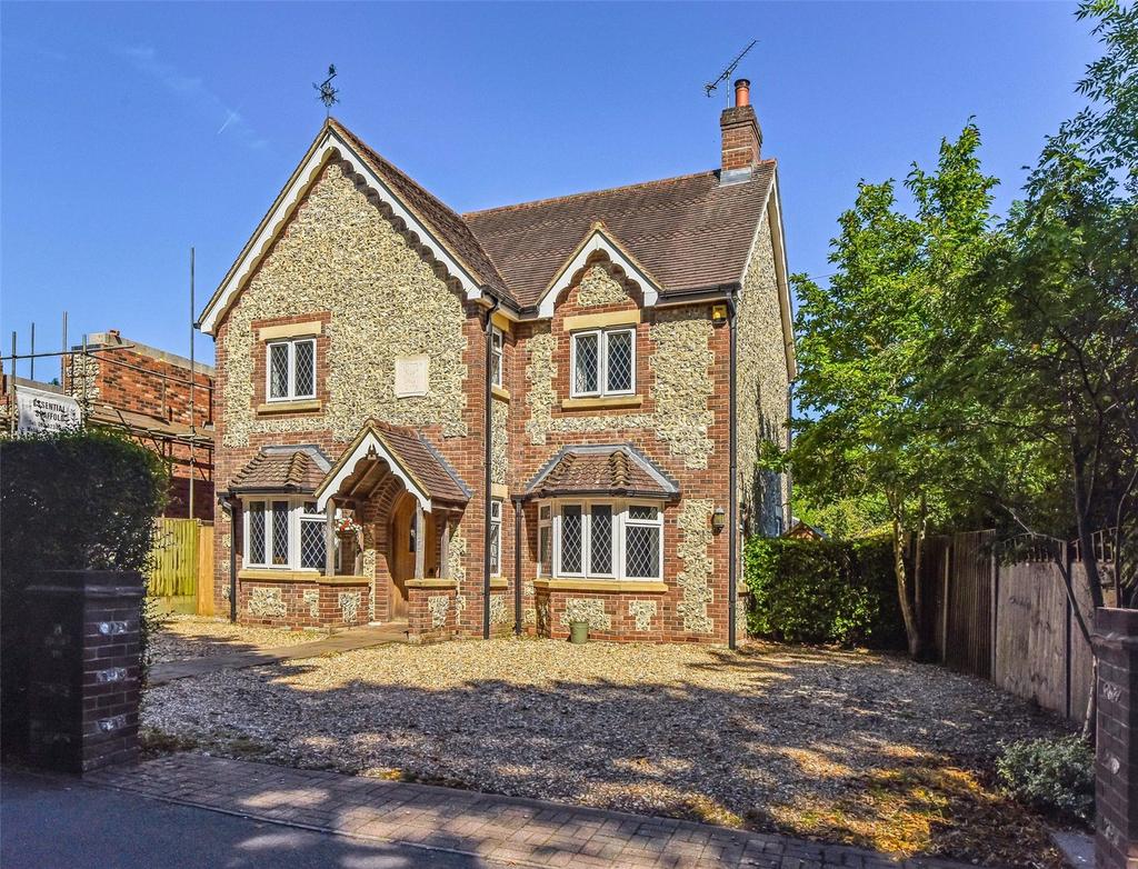 Durrants Road, Rowlands Castle, Hampshire, PO9 4 bed detached house for
