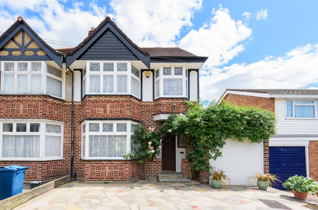 West Towers, Pinner, HA5 4 bed semidetached house £1,125,000