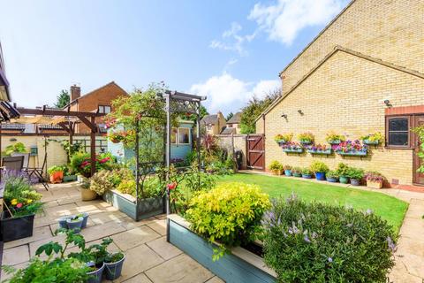 28 Cotswold Close, Minster Lovell, Witney, OX29 0SX