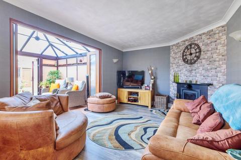 28 Cotswold Close, Minster Lovell, Witney, OX29 0SX