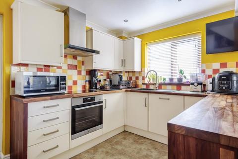 28 Cotswold Close, Minster Lovell, Witney, OX29 0SX