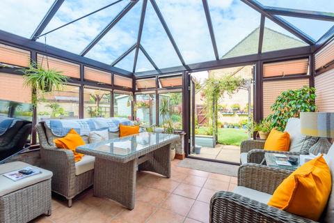 28 Cotswold Close, Minster Lovell, Witney, OX29 0SX