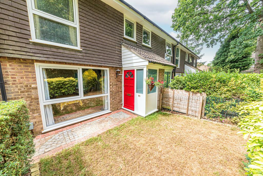 Longlands Way, Camberley 3 bed end of terrace house £450,000