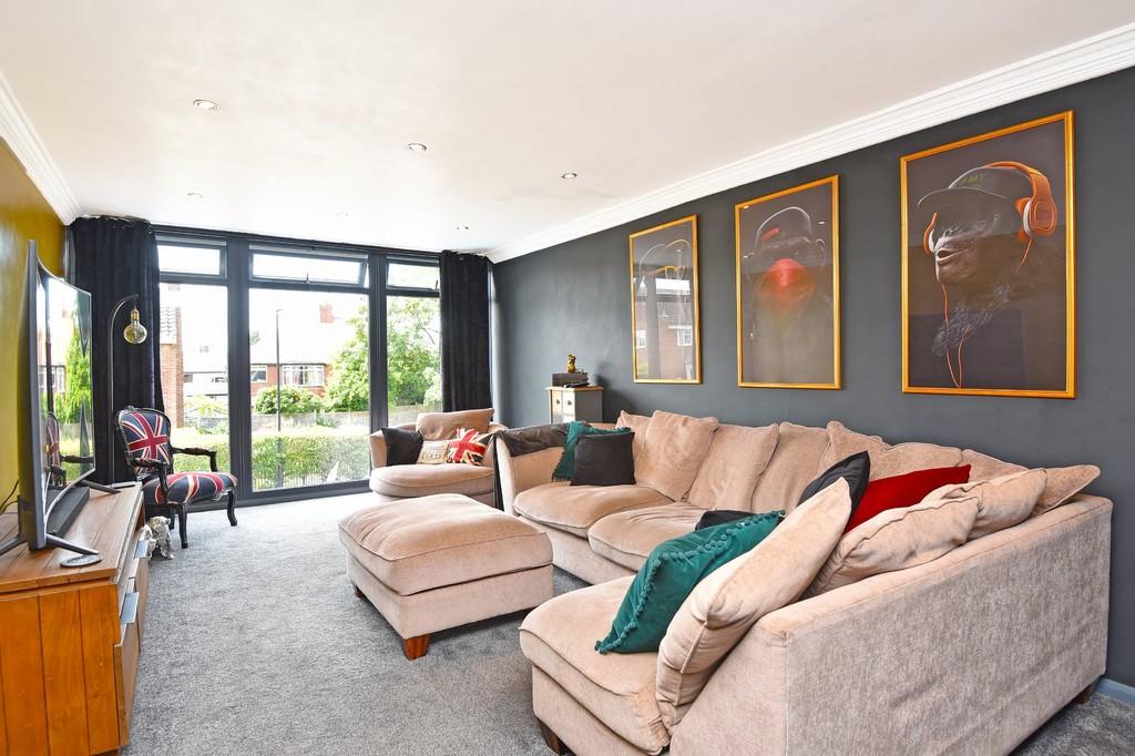 Harcourt Drive, Harrogate 3 bed terraced house £425,000