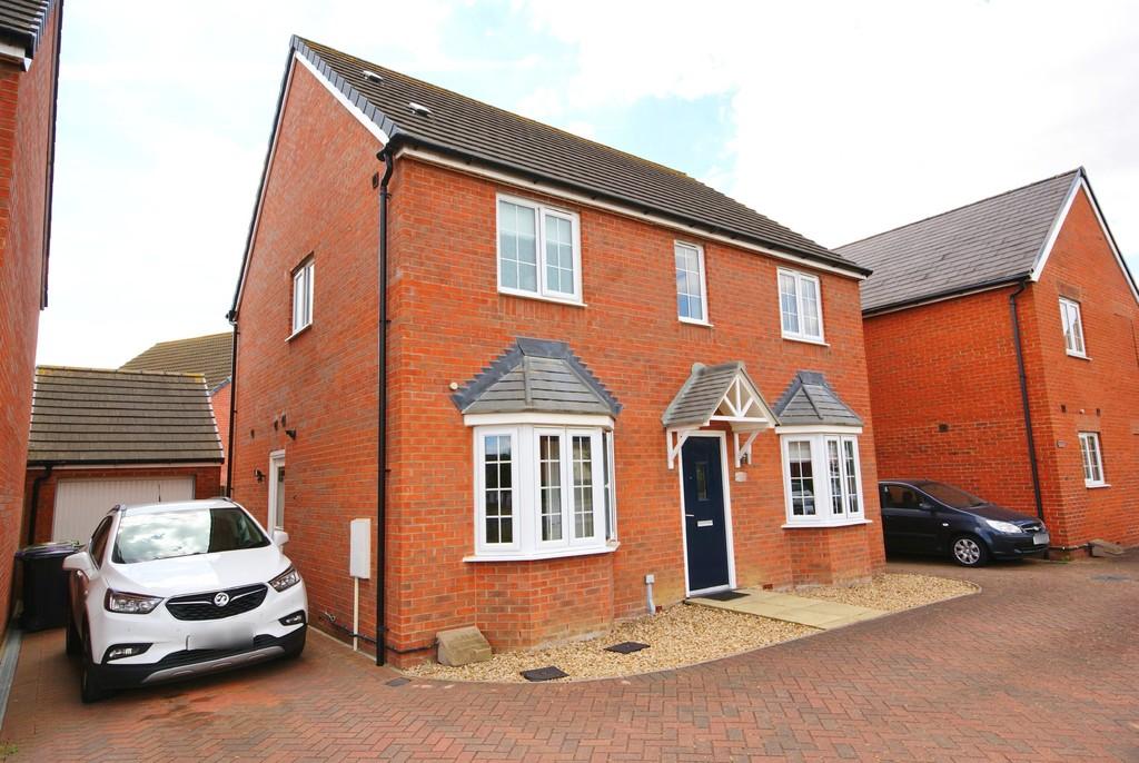 Honeysuckle Road, Witham St. Hughs 4 bed detached house £1,250 pcm (£