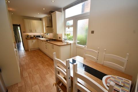 4 bedroom end of terrace house for sale - Union Road, Shirley