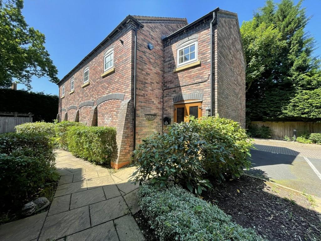 Three Maypoles Wharf, Tythe Barn Lane, Dickens Heath 2 bed apartment