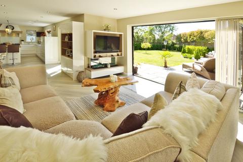 6 bedroom detached house for sale, Thoresby Lane, Tetney DN36 5FT
