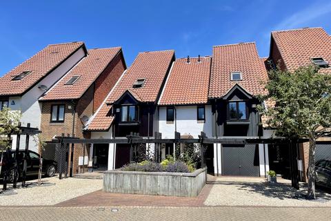 3 bedroom townhouse for sale, Endeavour Way, Hythe, Southampton