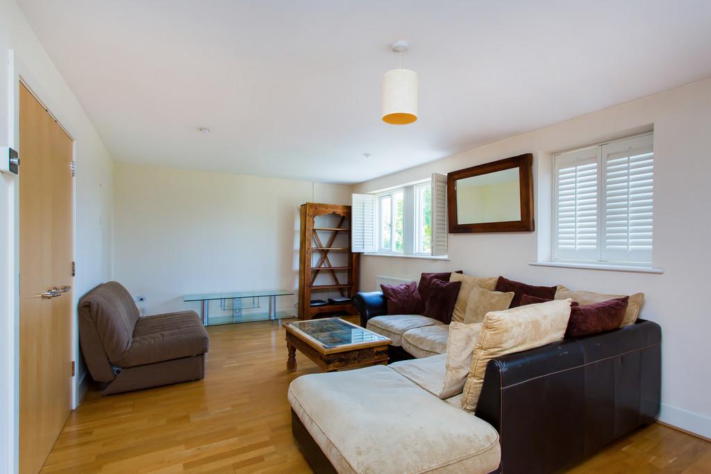 Larkhall Lane, Clapham, SW4 2 bed flat for sale £510,000