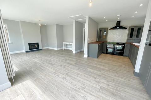 6 Windmill Drive, Rustington, Littlehampton, BN16 3HJ