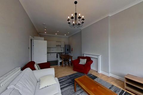 3 bedroom flat to rent, Union Place, New Town, Edinburgh, EH1