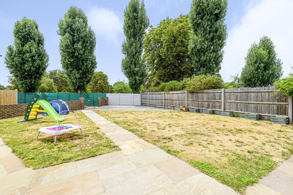 Groom Crescent, Earlsfield 3 bed semidetached house £899,950
