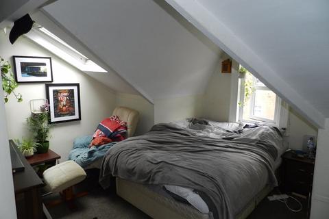 2 Gordon Terrace, Leeds, LS6 4HX