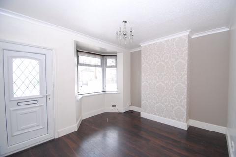 3 bedroom terraced house to rent, Fairfax Drive, Westcliff-On-Sea