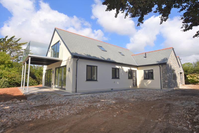 Landrake, Saltash 4 bed detached bungalow £2,300 pcm (£531 pw)