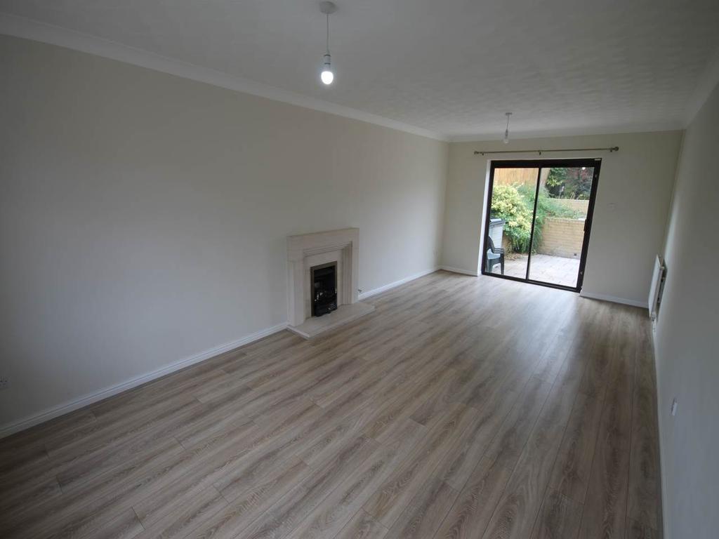 Sunningdale, Caerphilly, 5 bed house £1,600 pcm (£369 pw)